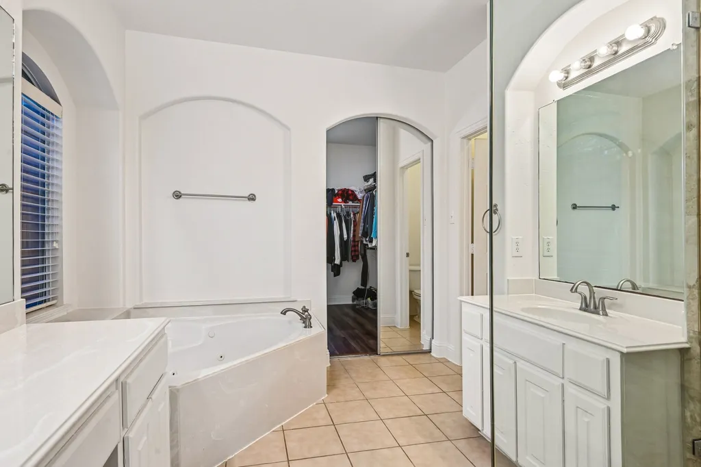 6006 Shadywood Lane Garland TX 75043