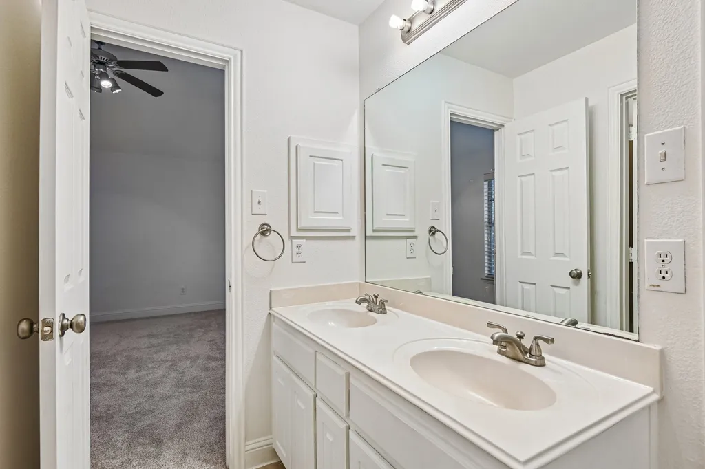 6006 Shadywood Lane Garland TX 75043
