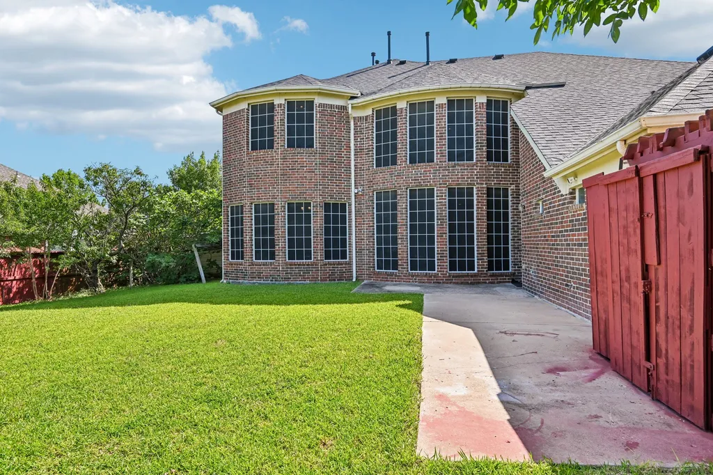6006 Shadywood Lane Garland TX 75043