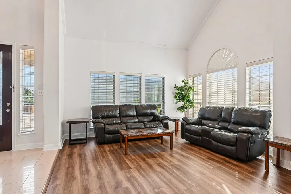 6006 Shadywood Lane Garland TX 75043