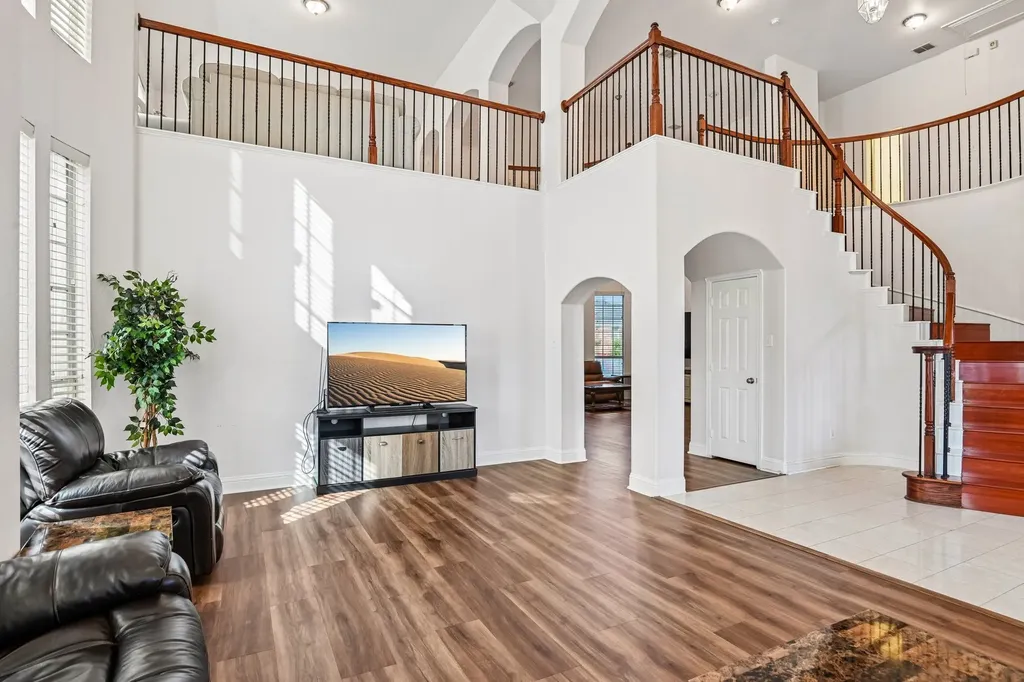 6006 Shadywood Lane Garland TX 75043