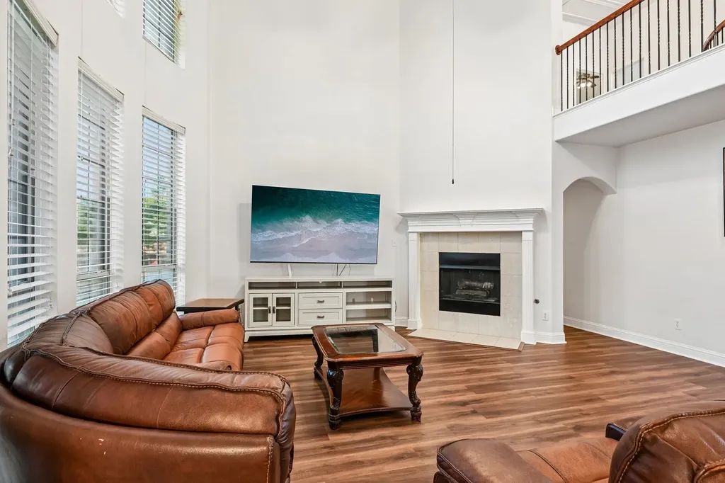 6006 Shadywood Lane Garland TX 75043