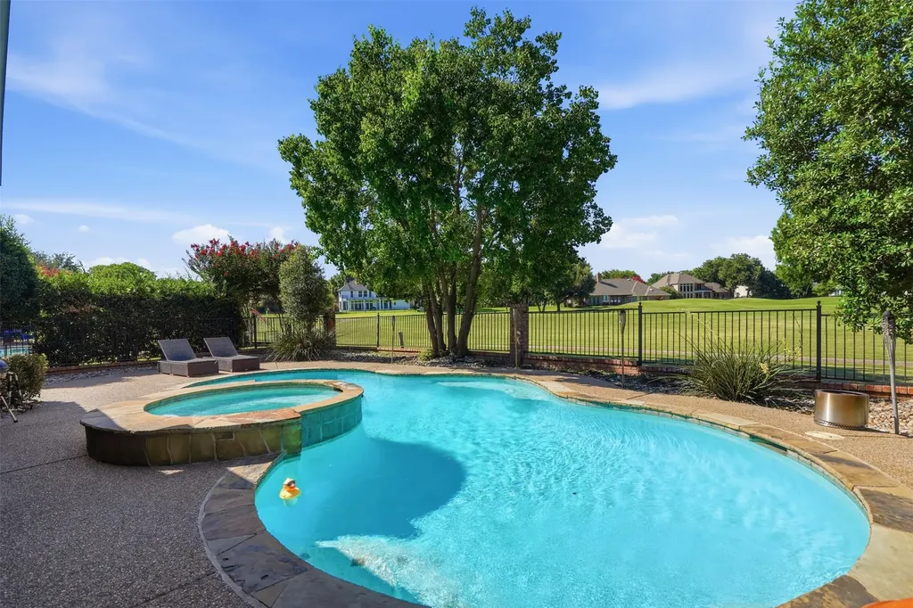902 Riviera Drive Mansfield TX 76063
