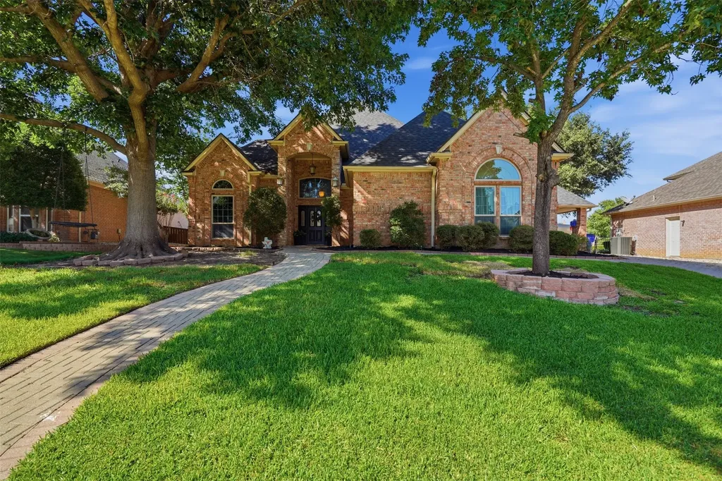 902 Riviera Drive Mansfield TX 76063
