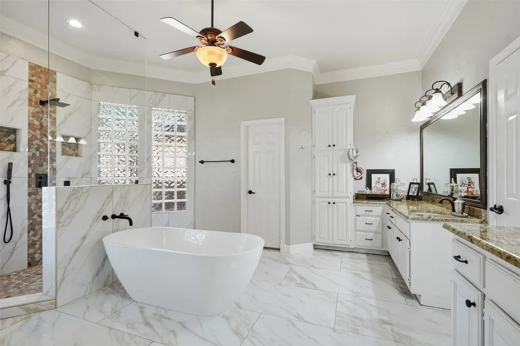 902 Riviera Drive Mansfield TX 76063