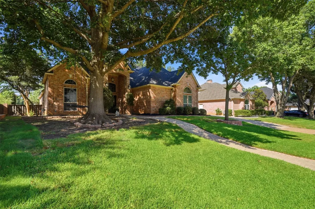902 Riviera Drive Mansfield TX 76063