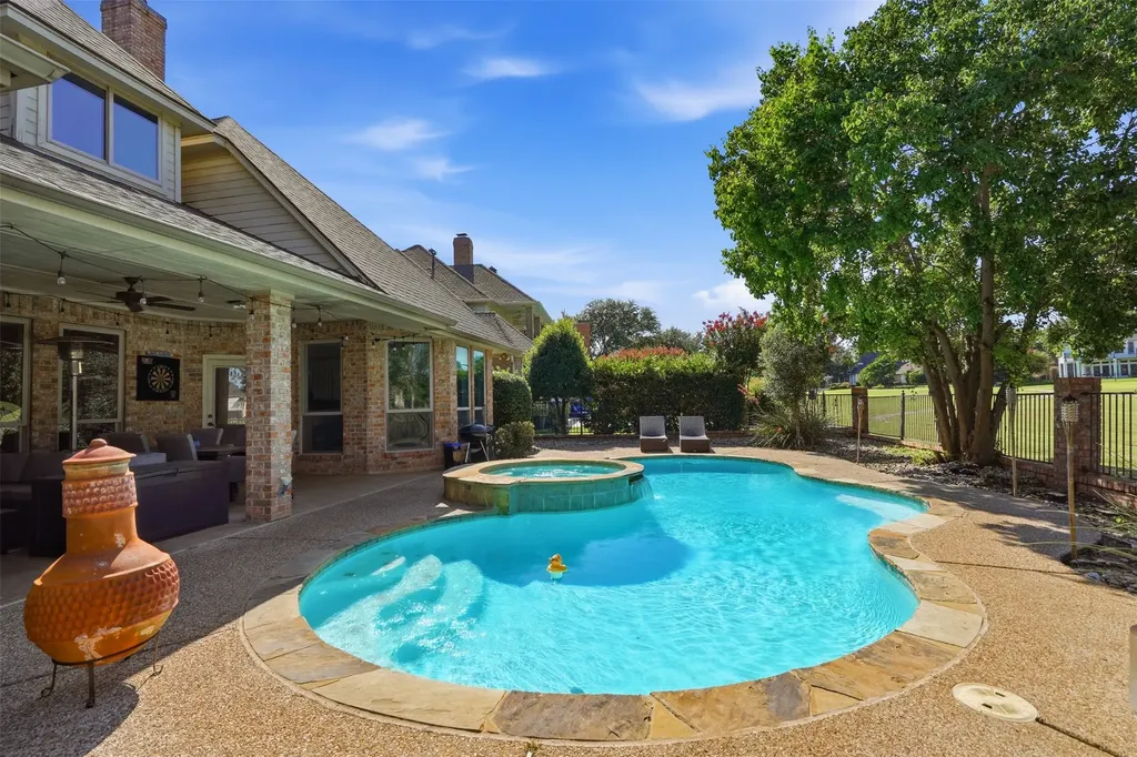 902 Riviera Drive Mansfield TX 76063