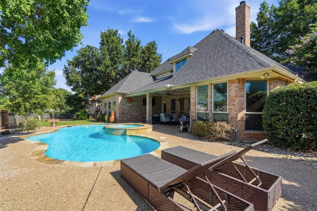 902 Riviera Drive Mansfield TX 76063