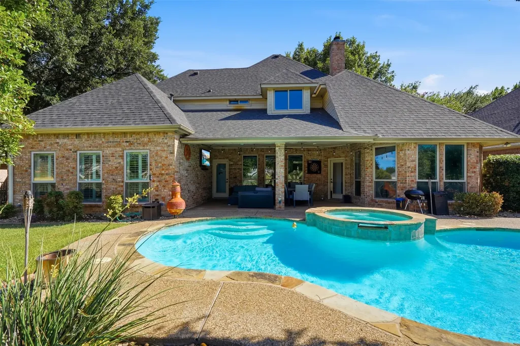 902 Riviera Drive Mansfield TX 76063