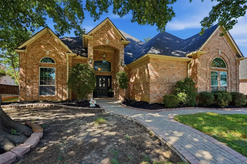 902 Riviera Drive Mansfield TX 76063