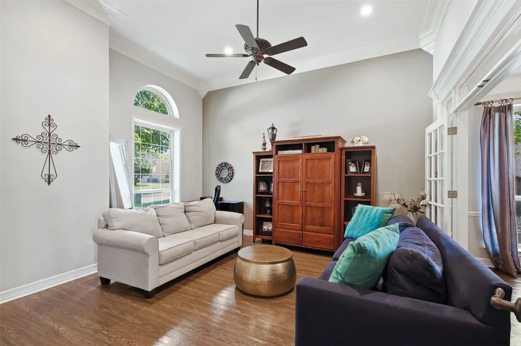 902 Riviera Drive Mansfield TX 76063