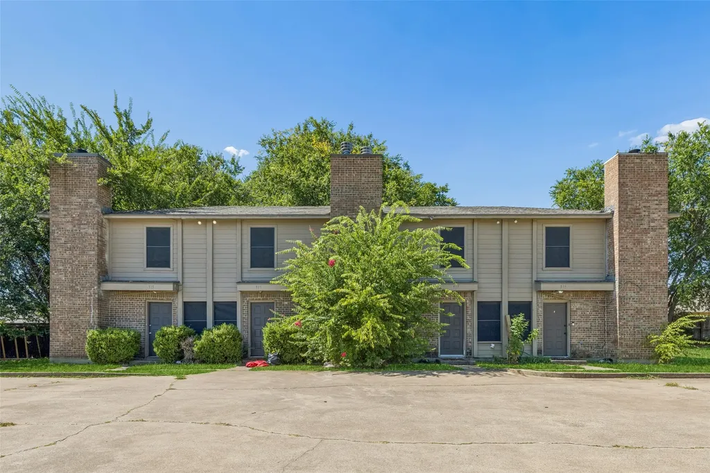 313 Cambridge Drive Saginaw TX 76179