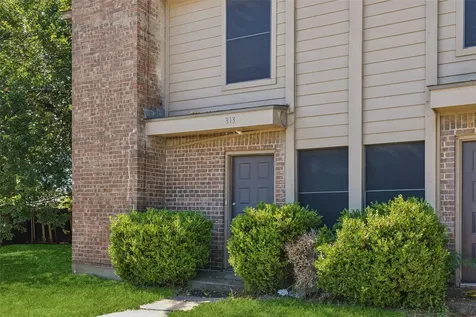 313 Cambridge Drive Saginaw TX 76179