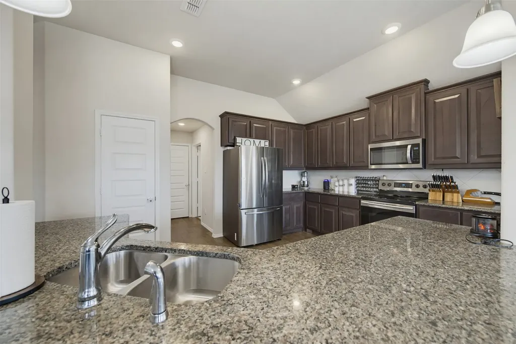 105 Cheryl Drive Keene TX 76059