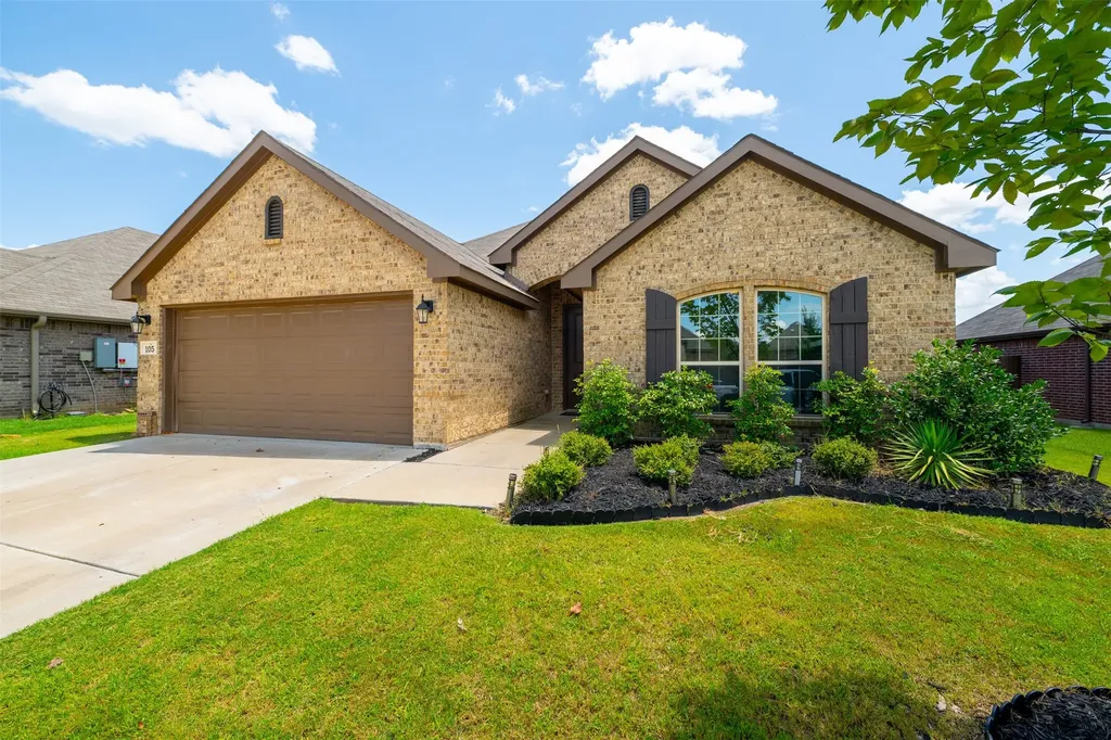 105 Cheryl Drive Keene TX 76059
