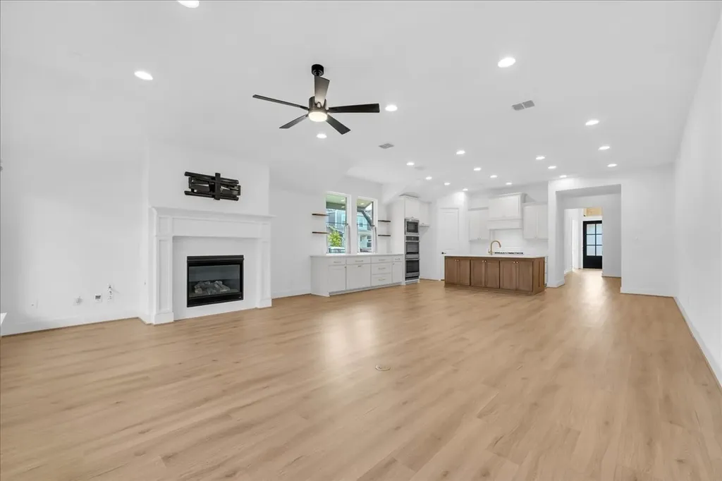 2100 Pleasant Run Lane Fort Worth TX 76008