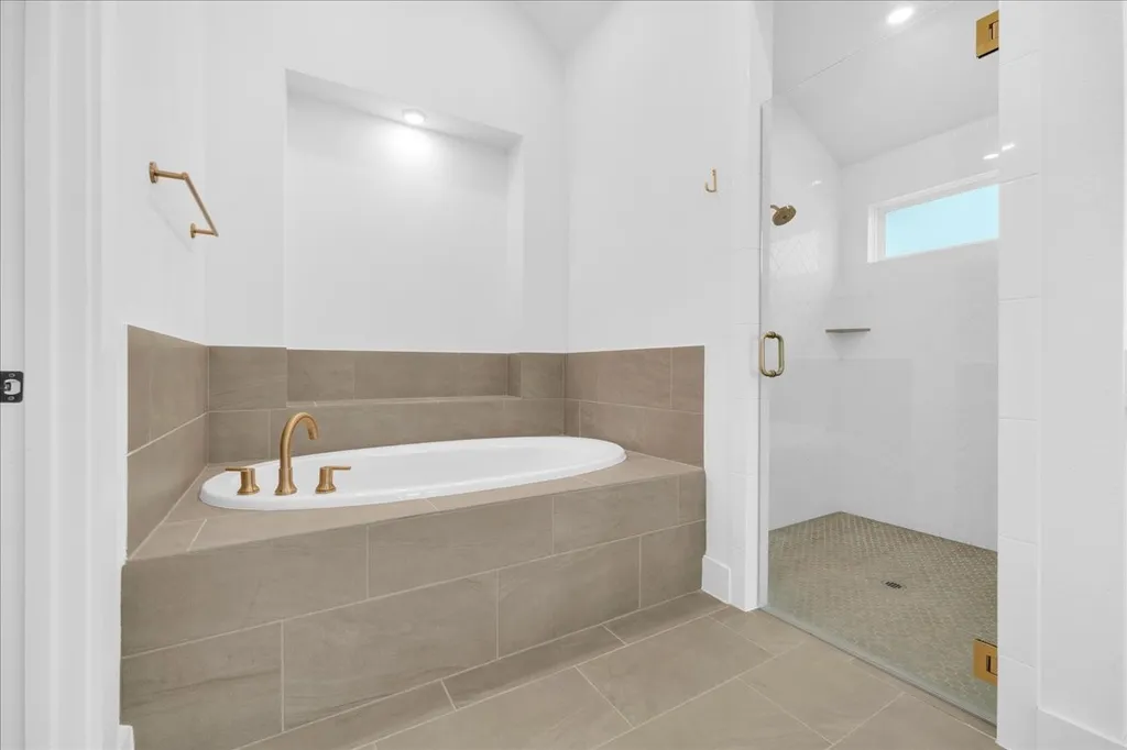 2100 Pleasant Run Lane Fort Worth TX 76008