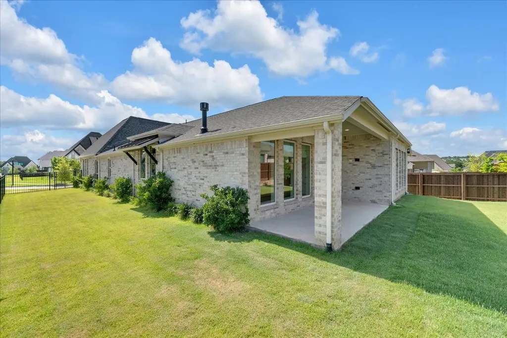 2100 Pleasant Run Lane Fort Worth TX 76008