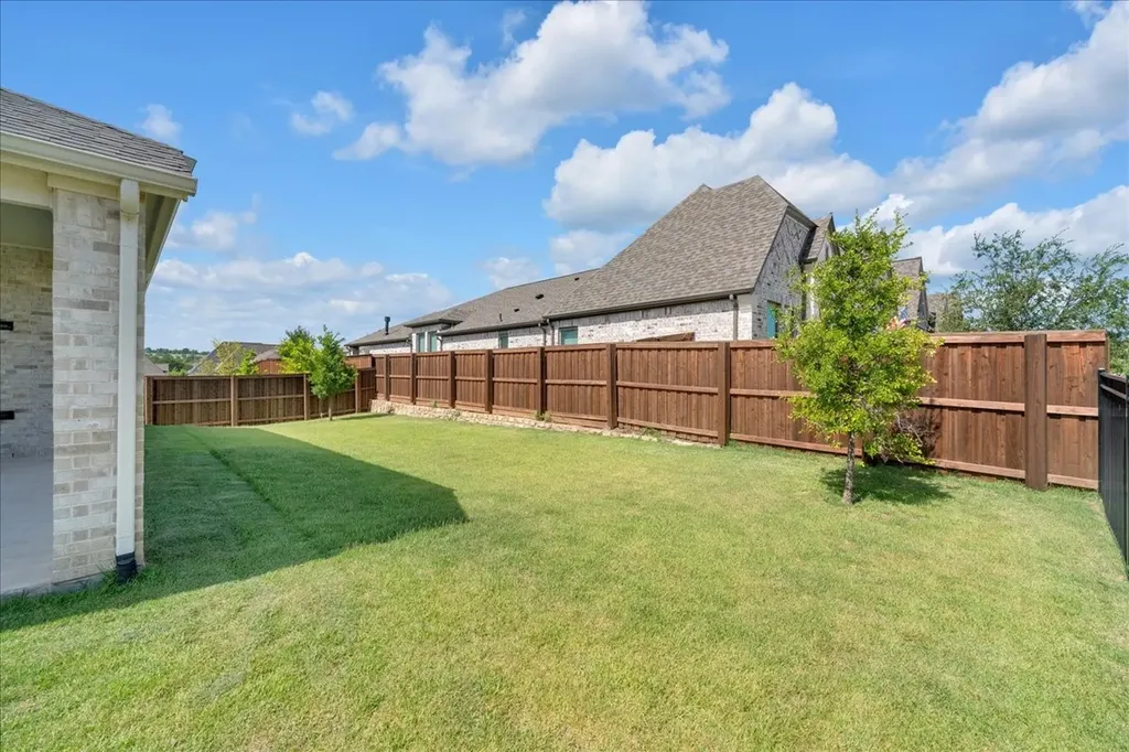 2100 Pleasant Run Lane Fort Worth TX 76008