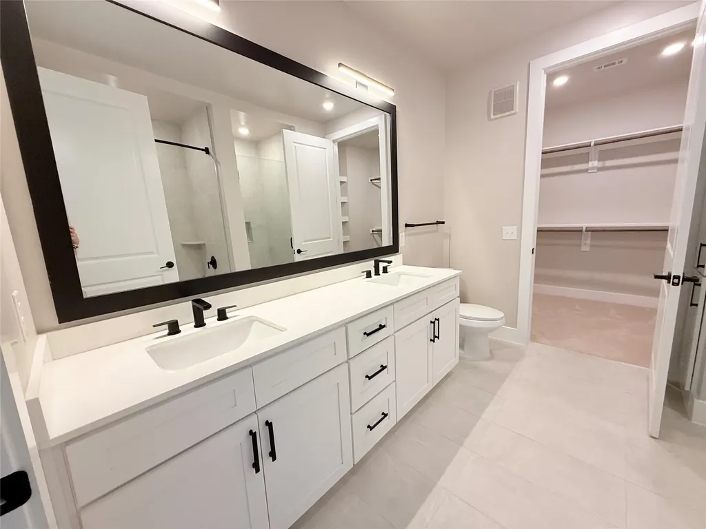 3255 Carlisle Street Dallas TX 75204