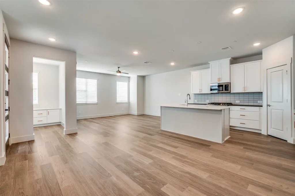 4553 Lamplights Drive Celina TX 75078