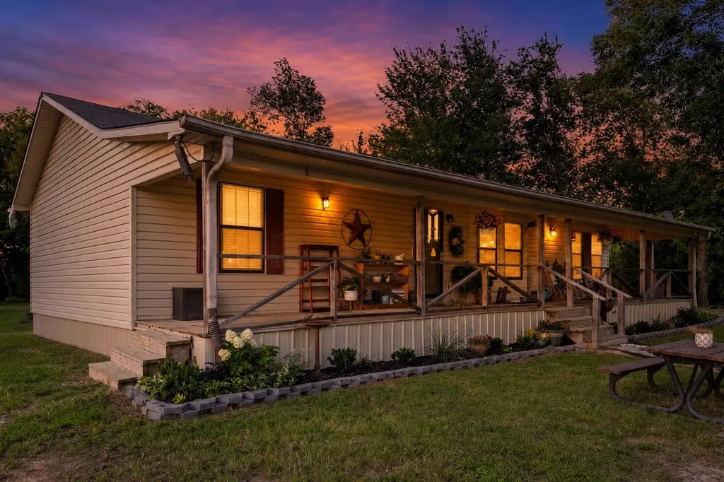 15197 Farm Road 71 E Sulphur Bluff TX 75481