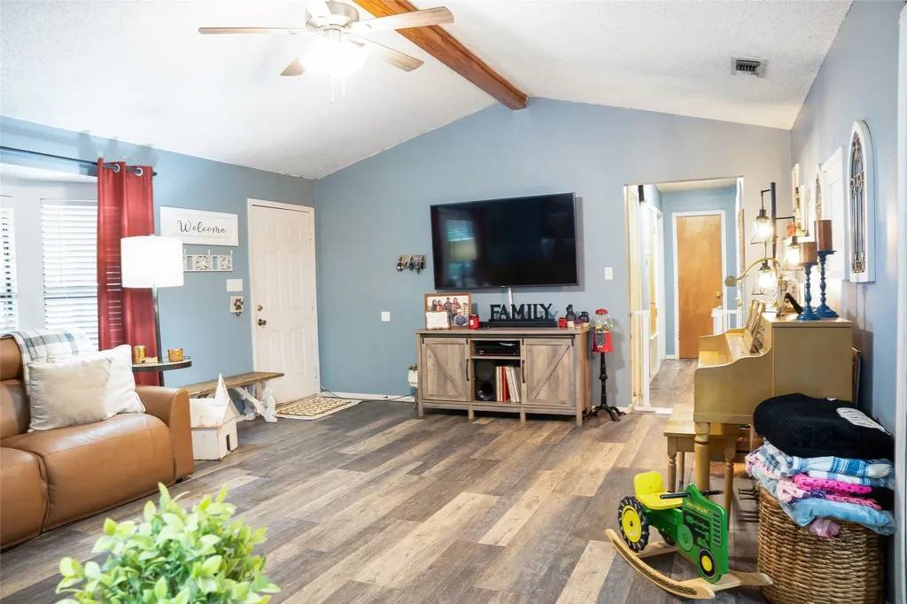 15197 Farm Road 71 E Sulphur Bluff TX 75481