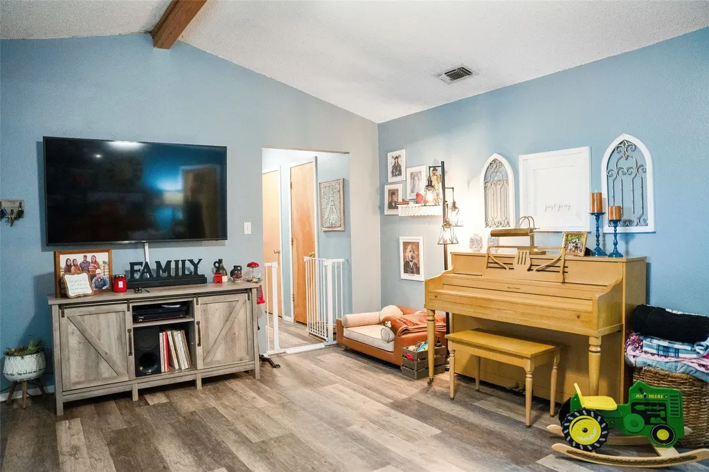 15197 Farm Road 71 E Sulphur Bluff TX 75481