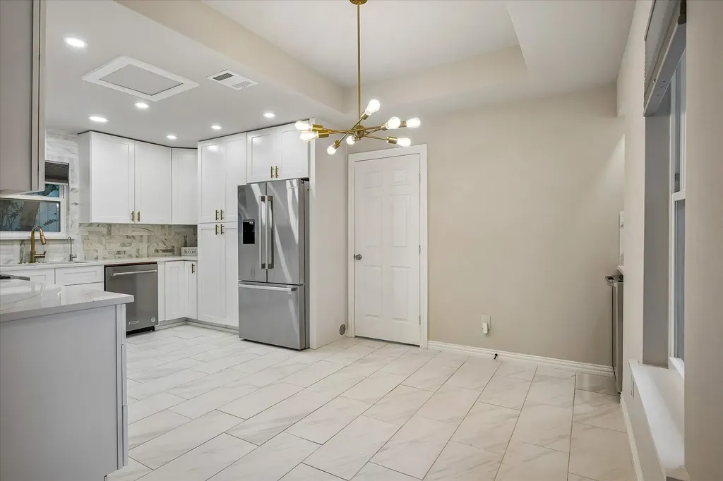 2001 Pebblebrook Trail Irving TX 75060