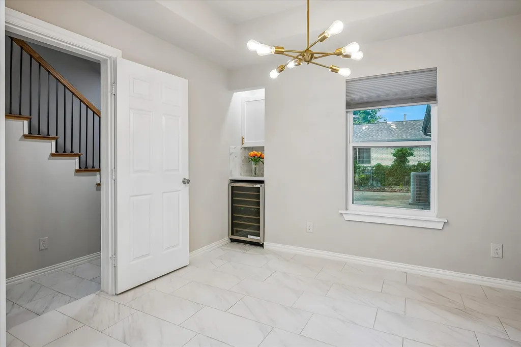 2001 Pebblebrook Trail Irving TX 75060