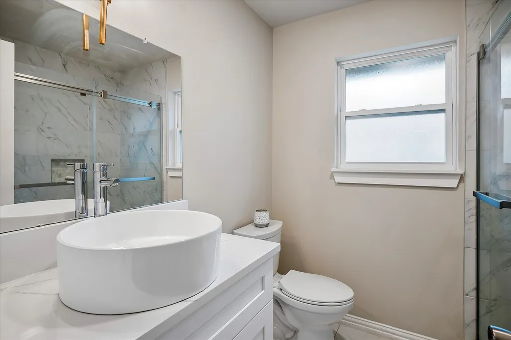 2001 Pebblebrook Trail Irving TX 75060