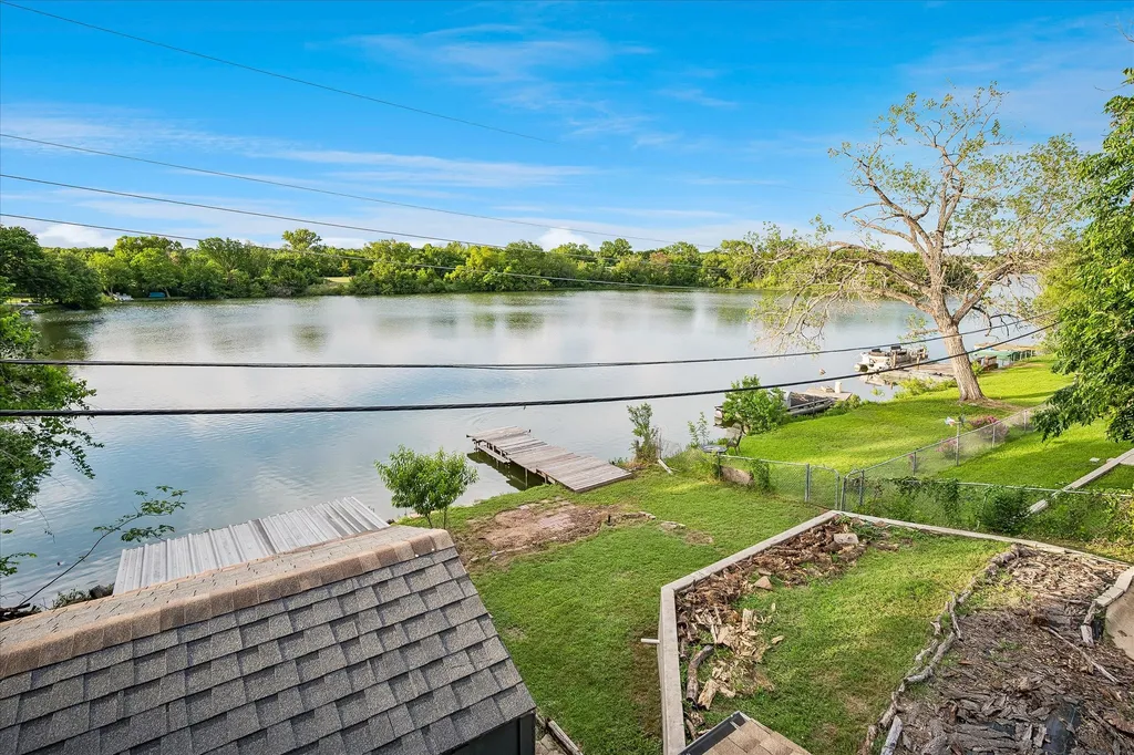 2001 Pebblebrook Trail Irving TX 75060