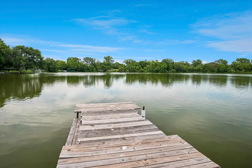 2001 Pebblebrook Trail Irving TX 75060