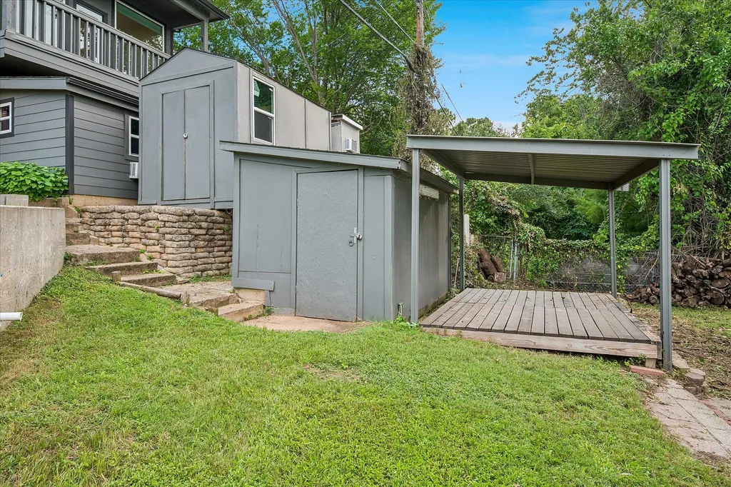 2001 Pebblebrook Trail Irving TX 75060