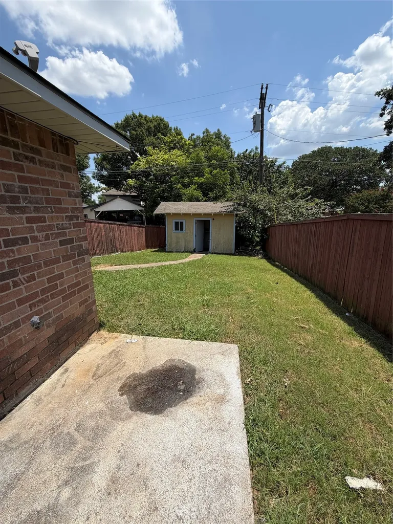 4122 Cochise Drive Balch Springs TX 75180