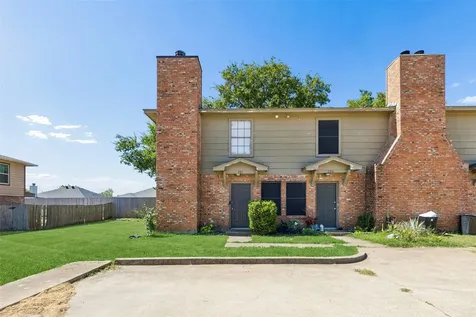 221 Cambridge Drive Saginaw TX 76179