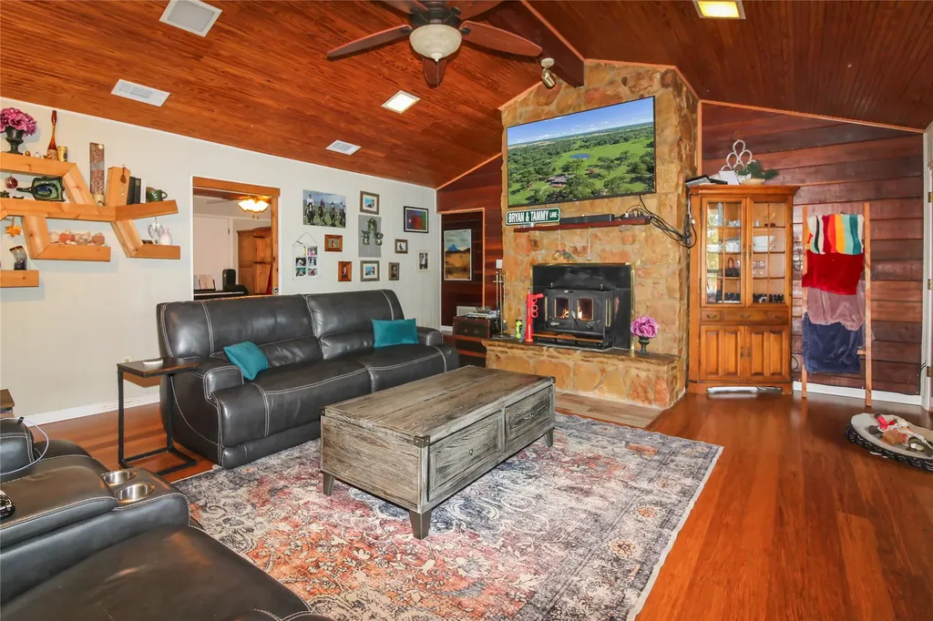 1001 Sandy Ridge Road Scurry TX 75158