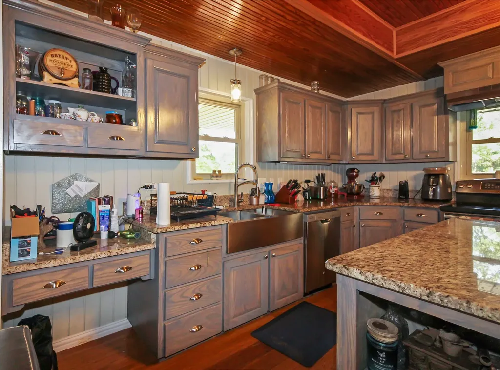 1001 Sandy Ridge Road Scurry TX 75158