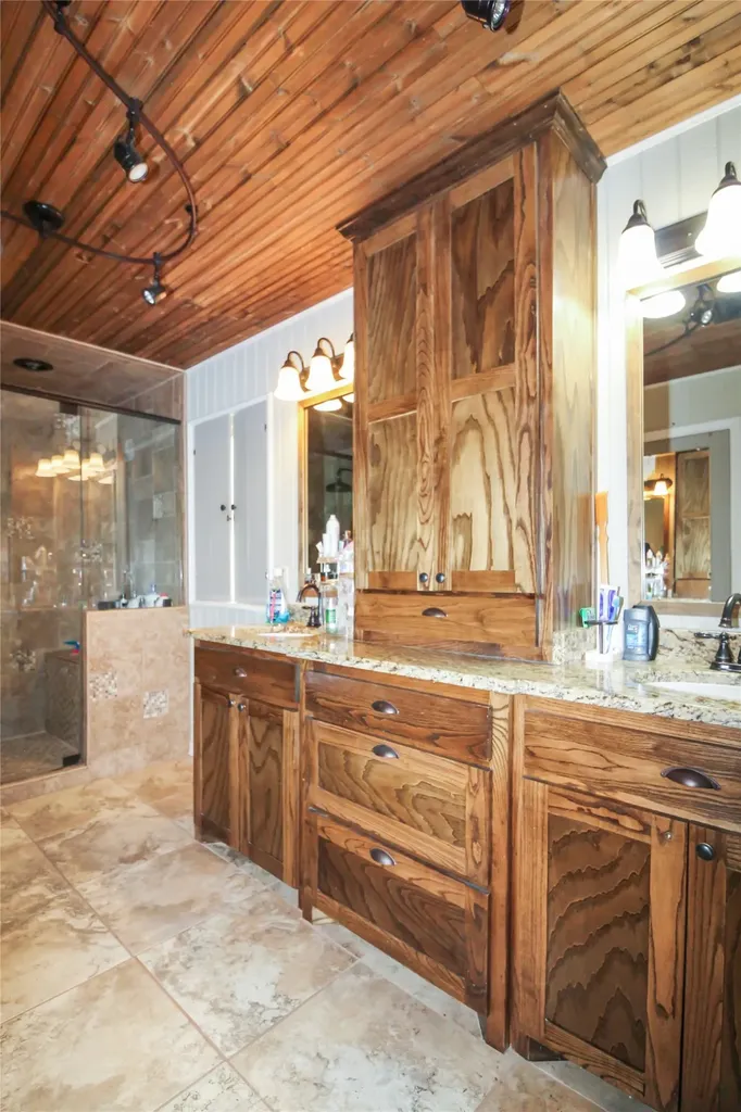 1001 Sandy Ridge Road Scurry TX 75158