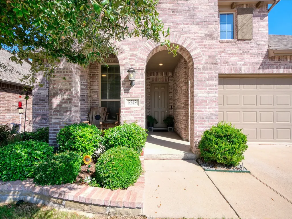 5249 Dolph Briscoe Drive Forney TX 75126