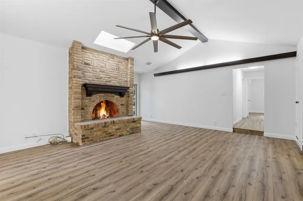 2115 Meadowlake Court Arlington TX 76013