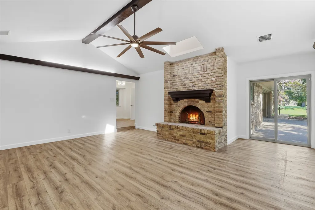2115 Meadowlake Court Arlington TX 76013