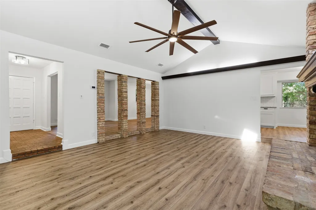 2115 Meadowlake Court Arlington TX 76013