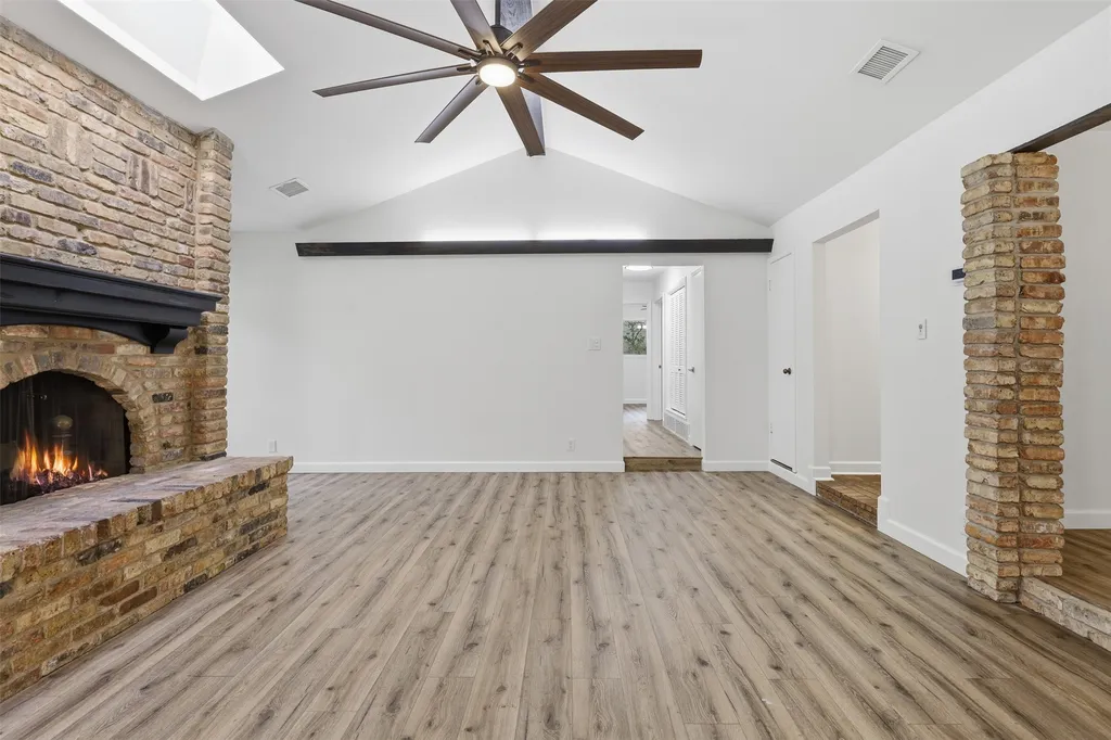 2115 Meadowlake Court Arlington TX 76013