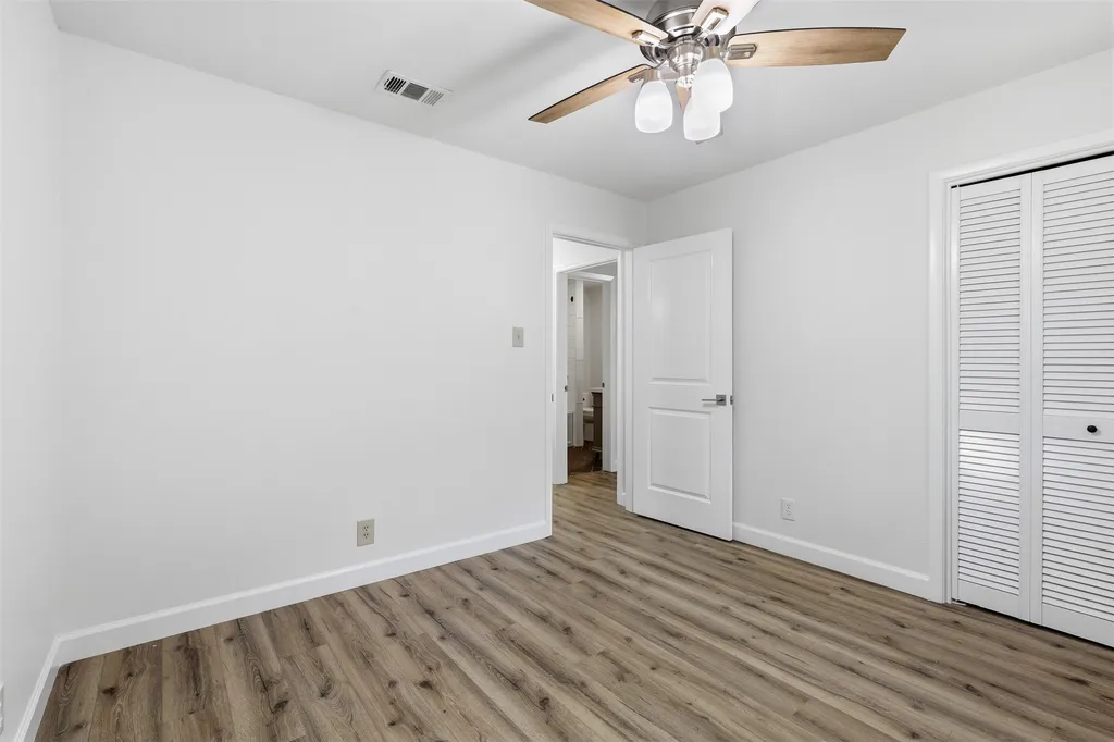 2115 Meadowlake Court Arlington TX 76013