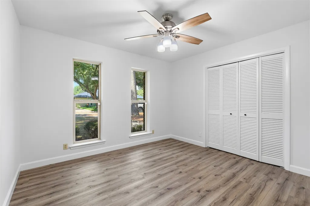 2115 Meadowlake Court Arlington TX 76013