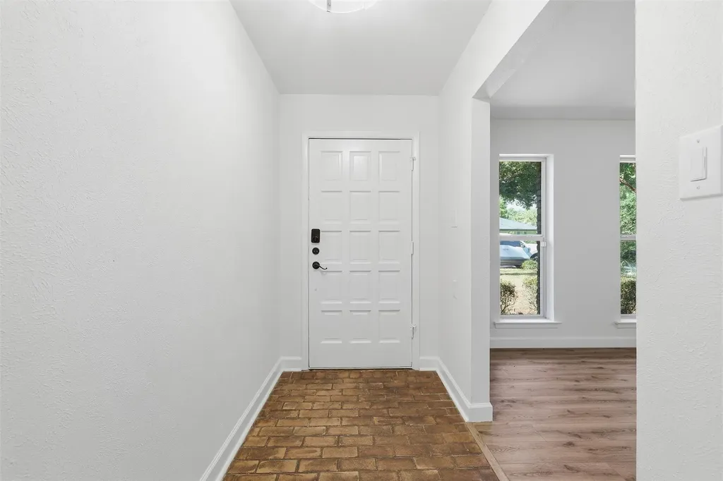 2115 Meadowlake Court Arlington TX 76013