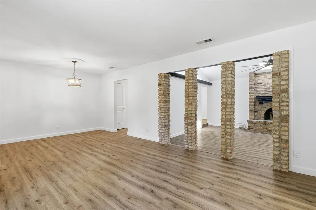2115 Meadowlake Court Arlington TX 76013