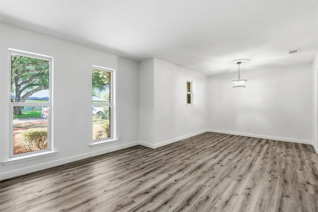 2115 Meadowlake Court Arlington TX 76013