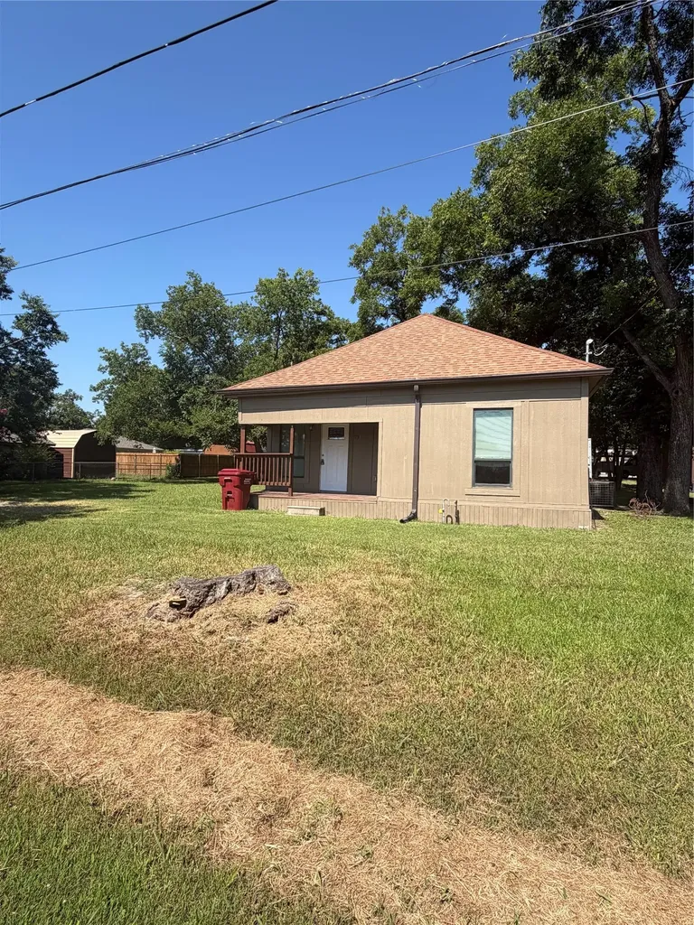 1711 Oriental Street Bonham TX 75418